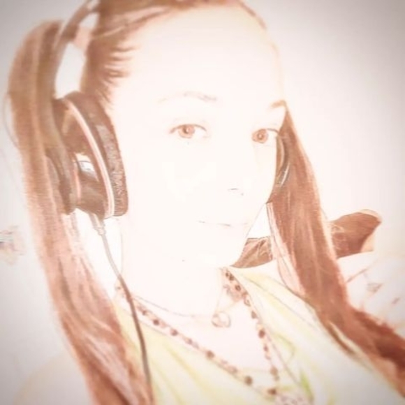 Meet your Posher, Tanis - Picture 1 of 1